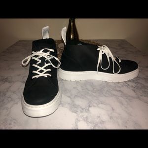 Dr. Martens Baynes Wolly Bully Chukka Boots Sz 8